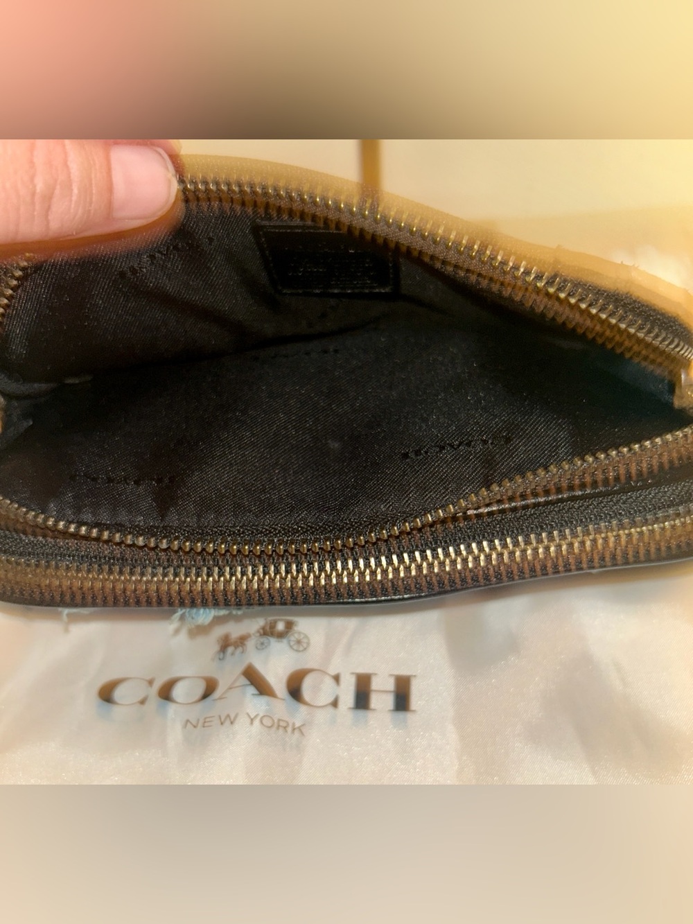 Coach Canyon Quilt Denim
Patchwork Crossbody Clutch/Crossbody bag - Picture 12 of 15